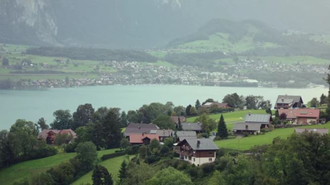 スイスのジークリスヴィルパノラマ橋から見た景色